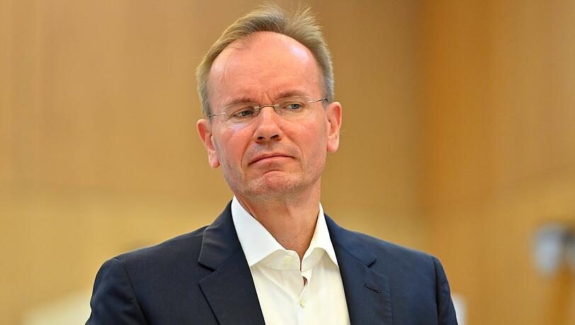Markus Braun, Ex-Vorstandsvorsitzender von Wirecard, wird auch im Rahmen eines Zivilprozesses von den geschädigten Aktionäre verklagt. Er ist am Freitag nicht zur Verhandlung erschienen. Markus Braun, Ex-Vorstandsvorsitzender von Wirecard, wird auch im Rahmen eines Zivilprozesses von den geschädigten Aktionäre verklagt. Er ist am Freitag nicht zur Verhandlung erschienen.