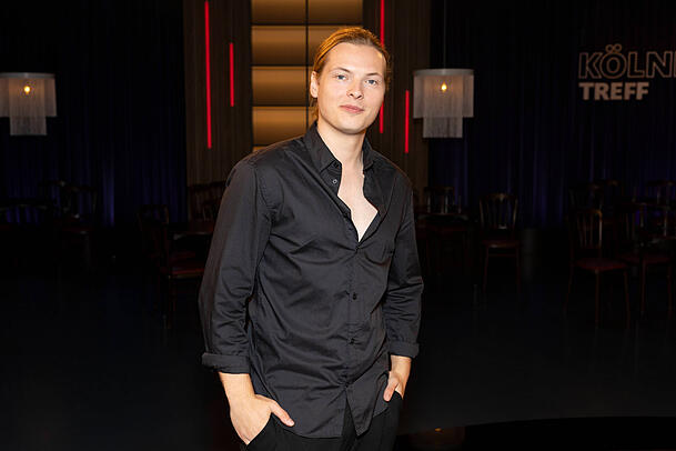 Sänger Gabriel Kelly freute sich auf seine Tournee. Bis auf einen Termin in Rostock musste der "Let's Dance"-Sieger jedoch alle Termine absagen. Ausbleibende Ticketverkäufe machten die Tour nicht wirtschaftlich. Sänger Gabriel Kelly freute sich auf seine Tournee. Bis auf einen Termin in Rostock musste der "Let's Dance"-Sieger jedoch alle Termine absagen. Ausbleibende Ticketverkäufe machten die Tour nicht wirtschaftlich.