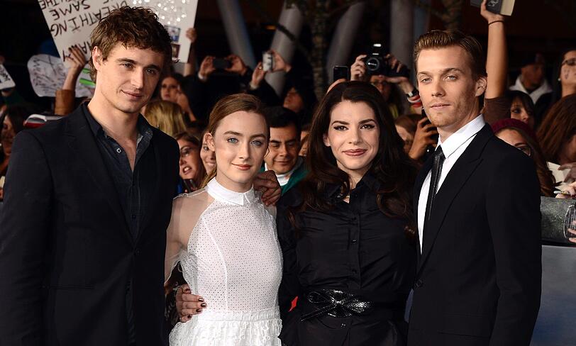 Max Irons (L), Saoirse Ron, Autorin Stephanie Meyer und Jake Abel