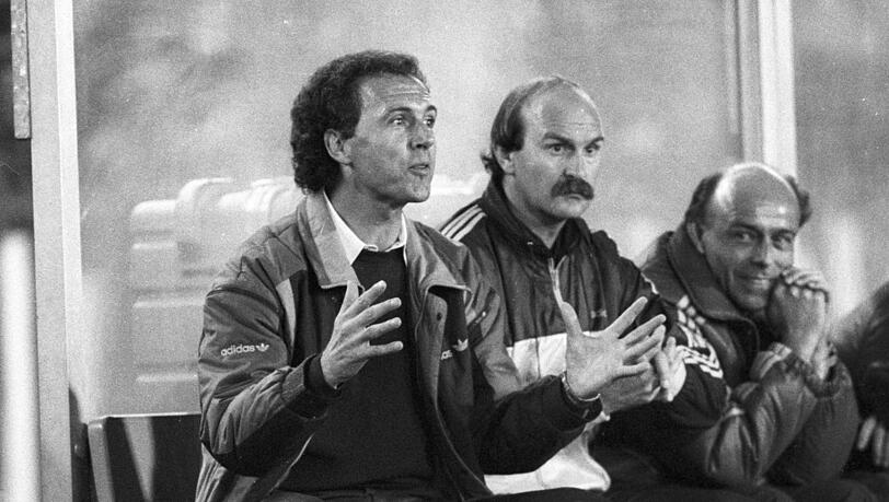 Verpatztes Bundestrainer-Debüt: die Nationalmannschaft von Beckenbauer (l., mit Köppel) verliert 1984 mit 1:3 gegen Argentinien. Verpatztes Bundestrainer-Debüt: die Nationalmannschaft von Beckenbauer (l., mit Köppel) verliert 1984 mit 1:3 gegen Argentinien.