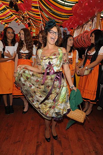 Regine Sixt's Damenwiesn: Die Münchner Lady-Elite trifft sich im Hippdrom. Die Bilder