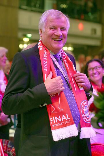 Da darf auch Ministerpräsident Horst Seehofer nicht fehlen.