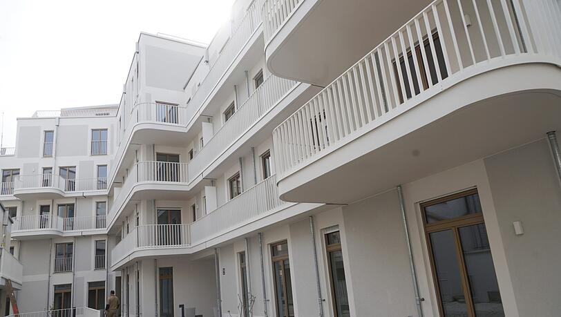 Helle Farben, Balkone, große Fenster, Dachterrassen: Die Wohnungen sind fast alle verkauft. Helle Farben, Balkone, große Fenster, Dachterrassen: Die Wohnungen sind fast alle verkauft.