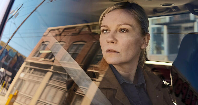 Kirsten Dunst spielt die desillusionierte Kriegsberichterstatterin Lee.