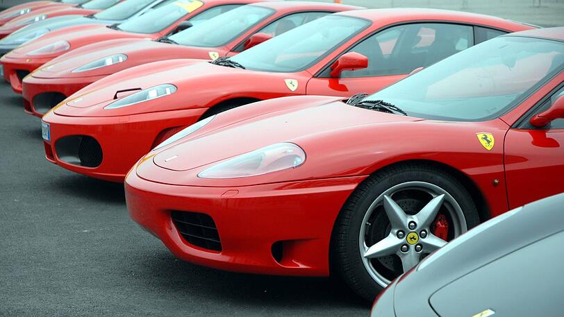 Vier Ferraris haben sich auf der A9 ein illegales Straßenrennen geliefert. (Symbolfoto)