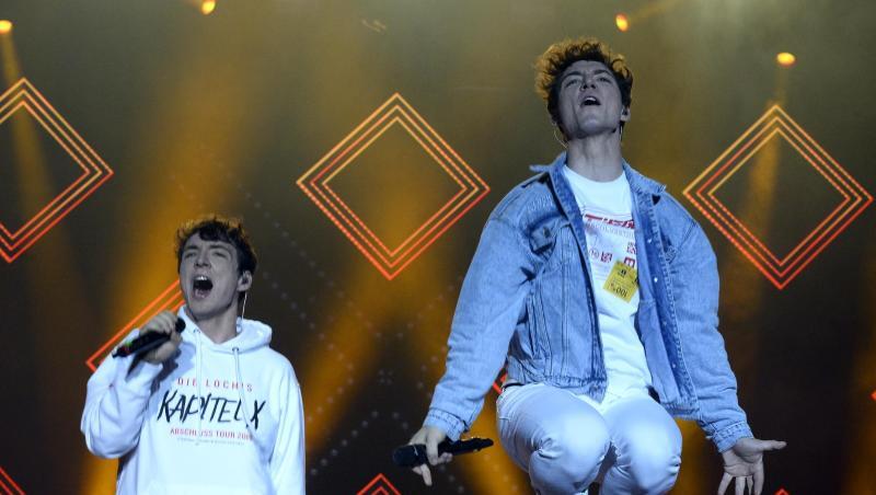 Die YouTube-Stars Heiko und Roman Lochmann verabschieden sich in der Dortmunder Westfalenhalle von ihren Fans - erstmal. Die YouTube-Stars Heiko und Roman Lochmann verabschieden sich in der Dortmunder Westfalenhalle von ihren Fans - erstmal.