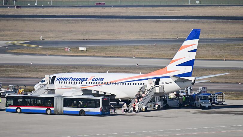 Es ist bereits der zweite Charterflug für Afghaninnen und Afghanen, die von Islamabad nach Deutschland gebracht werden.