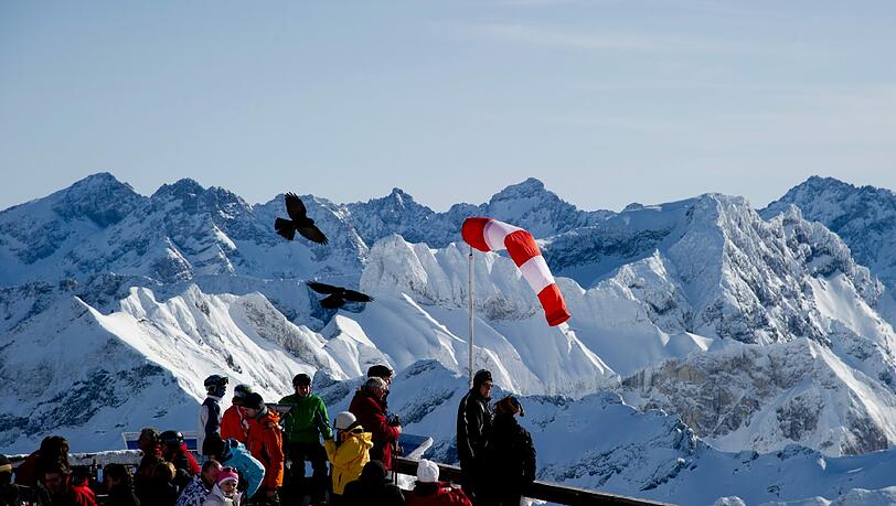 Terrasse auf dem Nebelhorn bei Oberstdorf. Terrasse auf dem Nebelhorn bei Oberstdorf.