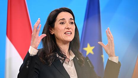 Mit Ungarns Au&szlig;enministerin Anita Orb&aacute;n will die CSU in Kloster Banz &uuml;ber das deutsch-ungarische Verh&auml;ltnis sprechen. (Archivbild)