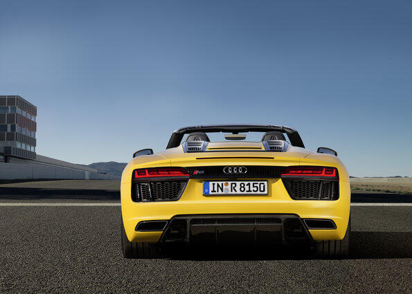 Scharfer Abgang: Aus dieser Perspektive dürfte der neue R8 Spyder am häufigsten zu sehen sein.