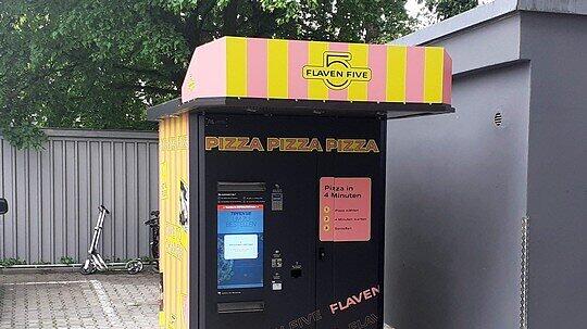 Der zweite Pizzaautomat in München, beim A&O-Hostel in Laim.