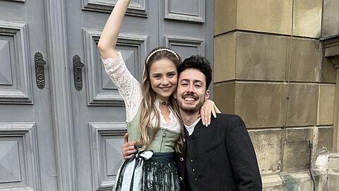In großer Vorfreude: das neue offizielle Münchner Faschingsprinzenpaar Frederik I. (23) und Katharina I. (23), die auch im realen Leben ein Paar sind.