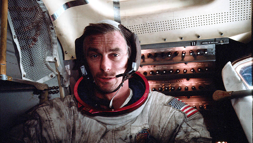Astronaut Eugene A. Cernan trat 1972 aufs Gaspedal – und stellte auf dem Mond einen Rekord auf. Astronaut Eugene A. Cernan trat 1972 aufs Gaspedal – und stellte auf dem Mond einen Rekord auf.