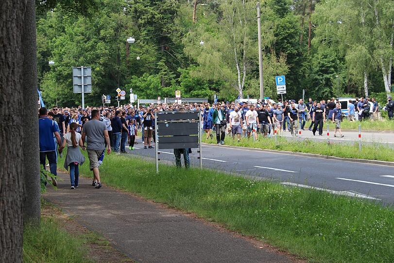 Die ersten Bilder aus Karlsruhe.