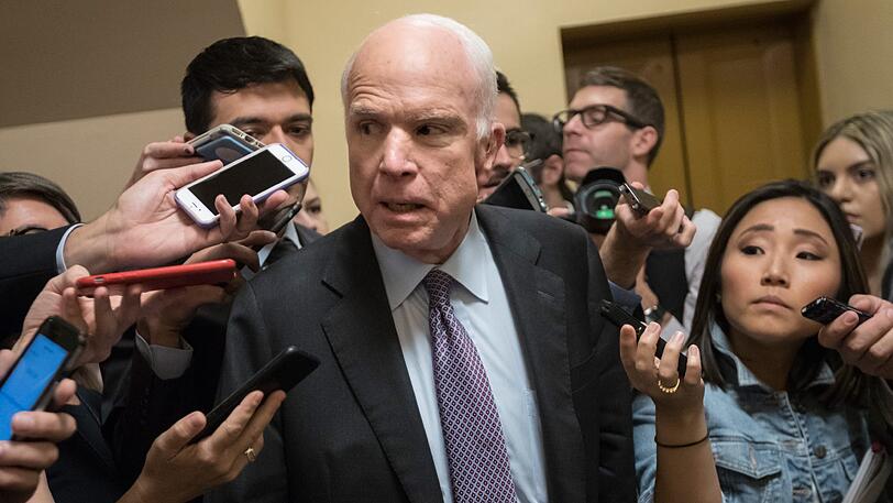 Mehrere republikanische US-Senatoren, darunter John McCain, sagten zur wöchentlichen Versammlung der Republikaner, sie hätten keine Mehrheit für einen alternativen Gesetzentwurf zur Gesundheitsversorgung.
