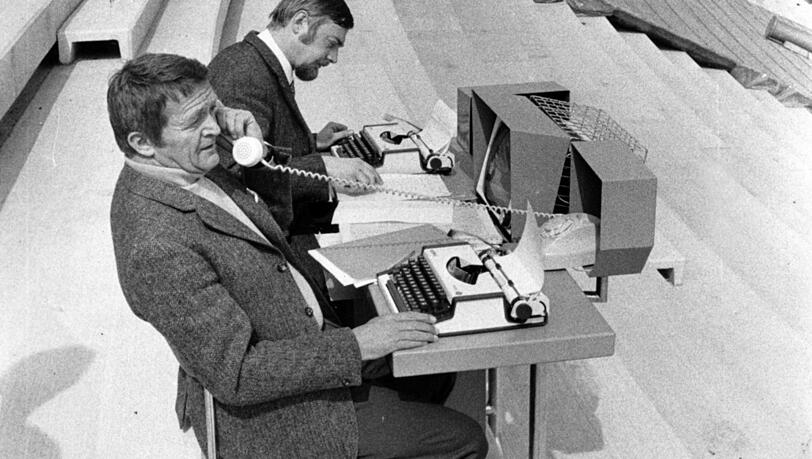 1972: Zwei Journalisten im Stadion. 1972: Zwei Journalisten im Stadion.