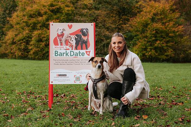 Laura Wontorra ist von der Tierschutz-Initiative "Bark Date" überzeugt. Laura Wontorra ist von der Tierschutz-Initiative "Bark Date" überzeugt.