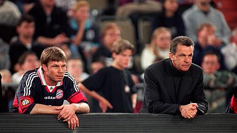 Disharmonie bei den Bayern: Trainer Ottmar Hitzfeld (re.) und Thomas Helmer auf Distanz.