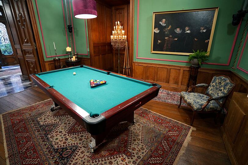 Die Ausstattung im Schloss Mielmont erinnert ein wenig an das ebenfalls sehr beliebte Gesellschaftsspiel "Cluedo". Die Ausstattung im Schloss Mielmont erinnert ein wenig an das ebenfalls sehr beliebte Gesellschaftsspiel "Cluedo".