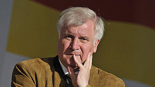 Nachdenklich: Bayerns Ministerpräsident Horst Seehofer Nachdenklich: Bayerns Ministerpräsident Horst Seehofer