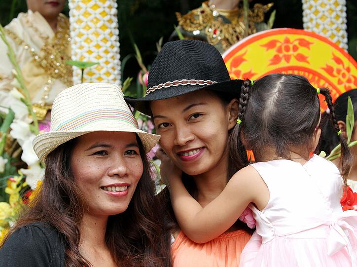 Bayerische Fahnen und buddhistische Mönche: Das Khao Pansa-Fest brachte asiatisches Flair in den Westpark.