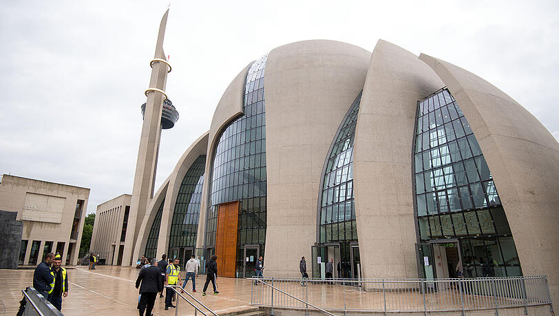 Die Zentralmoschee der Türkisch-islamischen Union Ditib in Köln. Die Zentralmoschee der Türkisch-islamischen Union Ditib in Köln.