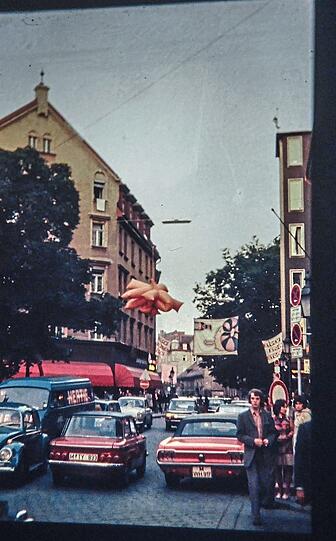 Sehr belebtes Altschwabing: Wedekindplatz und Feilitzschstraße.