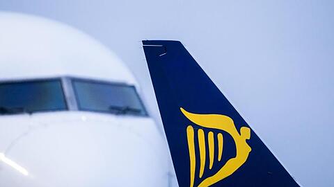 Flugzeuge der irischen Airline Ryanair. Die Fluggesellschaft streicht ihre Flugpläne zusammen.