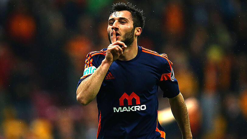 Cenk Sahin kommt vom türkischen Erstligisten Medipol Basaksehir. Cenk Sahin kommt vom türkischen Erstligisten Medipol Basaksehir.