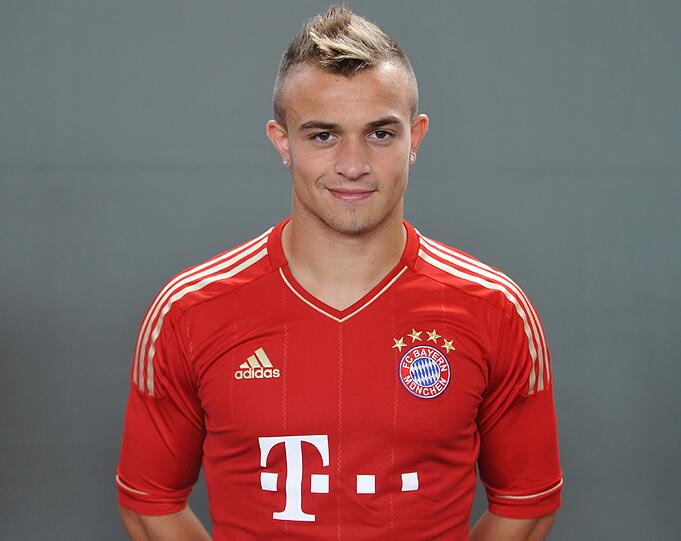 XHERDAN SHAQIRI: Der kompakte Dribbler ist bisher der Gewinner der Vorbereitung. Das trick- und fintenreiche Spiel des 20-Jährigen begeistert Trainer, Mitspieler und Fans gleichermaßen. Derzeit ist Shaqiri im offensiven Mittelfeld gesetzt &ndash; ob auf den Flügeln oder zentral hinter der Spitze. Scheint derzeit in der Hierarchie vor Thomas Müller zu liegen. Beim FC Basel spielte er sogar einige Male als Außenverteidiger &ndash; und das ziemlich erfolgreich.