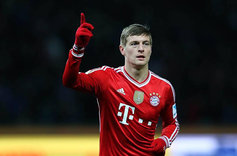 Toni Kroos darf bei Real Madrid über ein saftiges Jahresgehalt freuen.