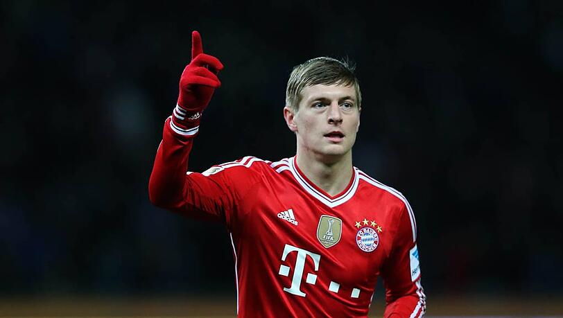 Toni Kroos darf bei Real Madrid über ein saftiges Jahresgehalt freuen. Toni Kroos darf bei Real Madrid über ein saftiges Jahresgehalt freuen.