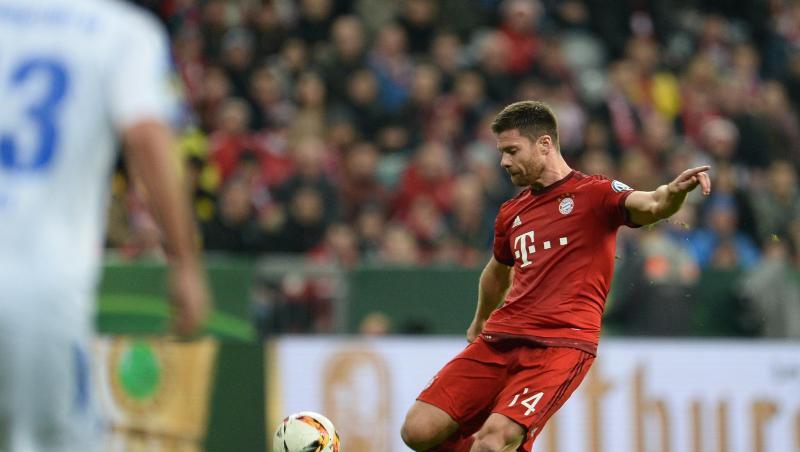 Xabi Alonso schießt im Trikot von Bayern München gegen den Ball. Foto: Andreas Gebert/Archivbild Xabi Alonso schießt im Trikot von Bayern München gegen den Ball. Foto: Andreas Gebert/Archivbild