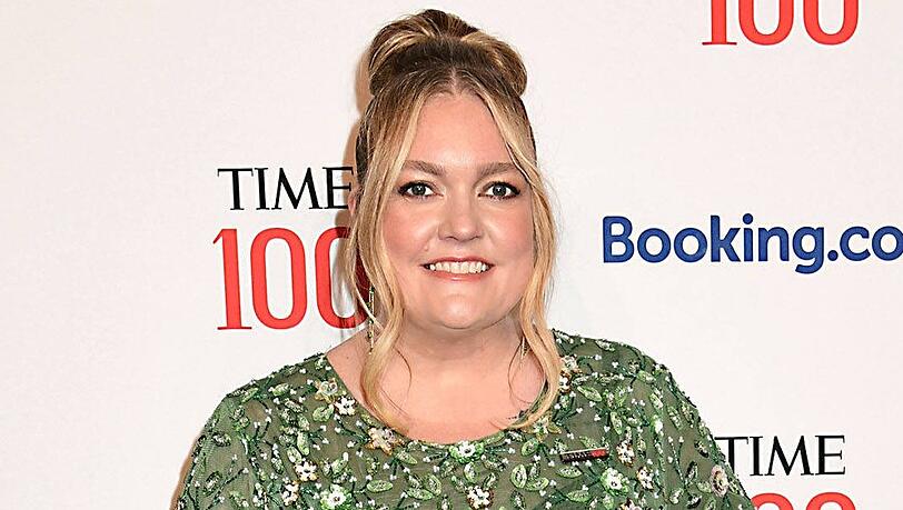 Colleen Hoover macht Krebs-Diagnose öffentlich. Colleen Hoover macht Krebs-Diagnose öffentlich.