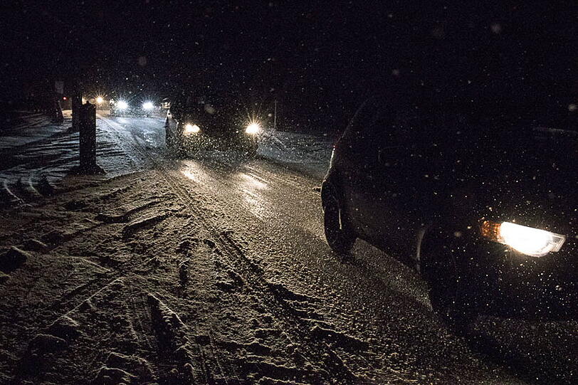 Bilder vom Donnerstagabend: Der Verkehr staut sich auf der A8.