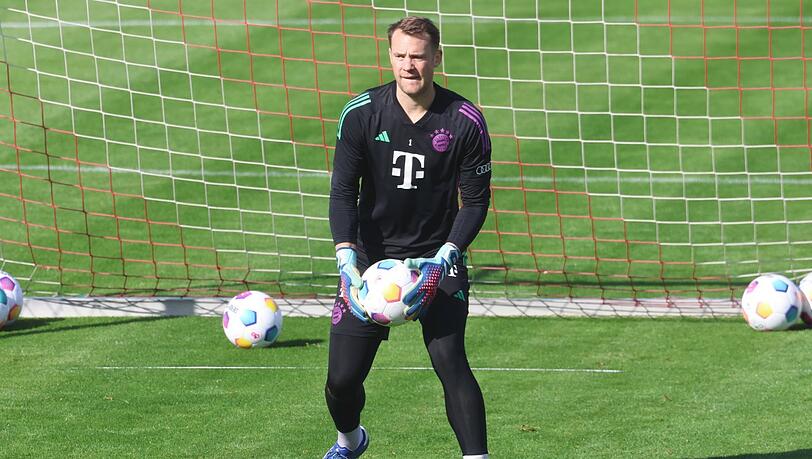 Manuel Neuer im Training des FC Bayern. Manuel Neuer im Training des FC Bayern.