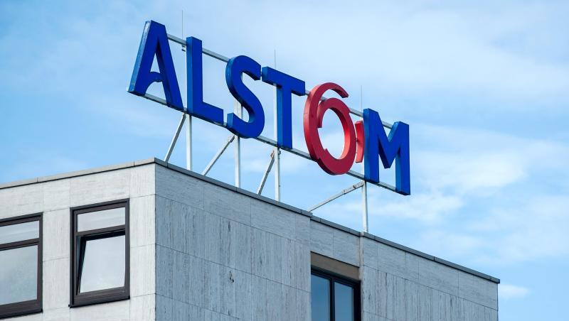 Das Logo des Bahntechnik-Herstellers Alstom auf dem Alstom-Verwaltungsgebäude. Foto: Hauke-Christian Dittrich/Archiv Das Logo des Bahntechnik-Herstellers Alstom auf dem Alstom-Verwaltungsgebäude. Foto: Hauke-Christian Dittrich/Archiv