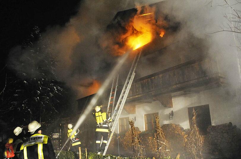 Großeinsatz für die Feuerwehr. Der Kampf gegen das Feuer dauerte mehrere Stunden.