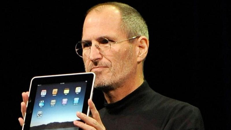 Der damalige Apple-Chef Steve Jobs präsentiert im Januar 2010 das erste iPad. Der damalige Apple-Chef Steve Jobs präsentiert im Januar 2010 das erste iPad.
