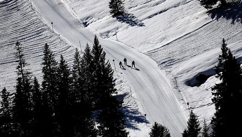 Nicht überall ist es abseits der Pisten grün. (Archivbild) Nicht überall ist es abseits der Pisten grün. (Archivbild)