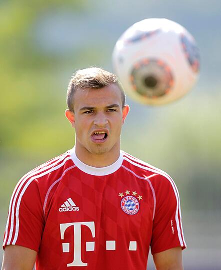 XHERDAN SHAQIRI: Ohne Note
Durfte die letzten zehn Minuten für Ribéry ran. Verschoss nach 84 Minuten einen Ball, der leichter war als ein Elfmeter &ndash; Außenpfosten.
