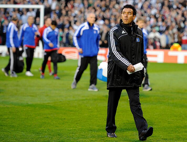 Im Halbfinale der Europa League schied er mit dem HSV im April 2010 gegen den FC Fulham aus. In der Bundesliga erreichte Hamburg in dieser Saison den 7. Platz.