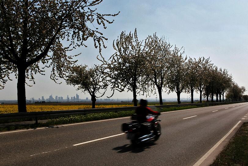 Schönes Wetter, volle Straßen: Fünf Motorradfahrer starben in den vergangenen Tagen in Bayern.