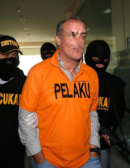 Weitere Bilder vom in Bali verhafteten Hans Peter N.