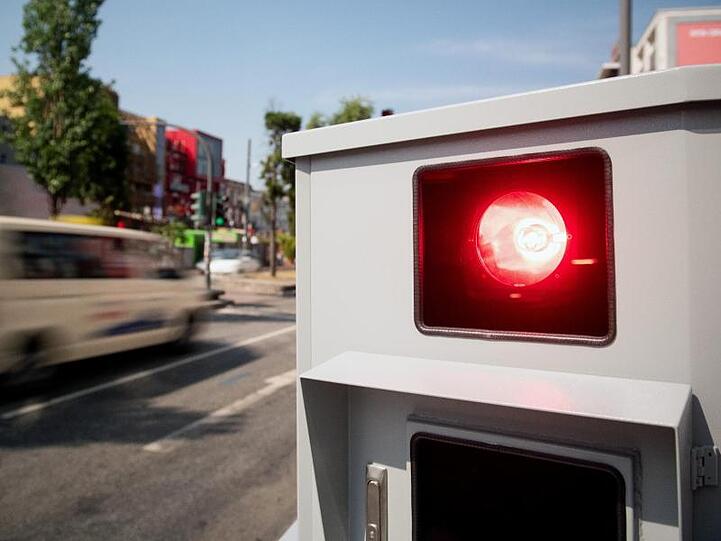 Das Bundesverkehrsministerium hat rechtliche Bedenken zu den Ende April in Kraft gesetzten neuen Regelungen zu Bußgeldern und Fahrverboten.