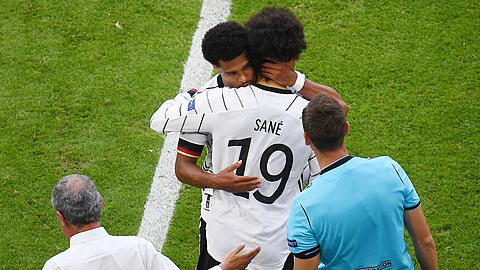 Teamkollegen beim DFB und beim FC Bayern: Serge Gnabry und Leroy Sané.