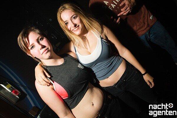 "Gute Laune Hoch 10" lautete das Motto im Ampere. Hoch 10 deshalb, weil insgesamt zehn Stunden lang gefeiert wurde und zehn 10 DJ's vor Ort waren.