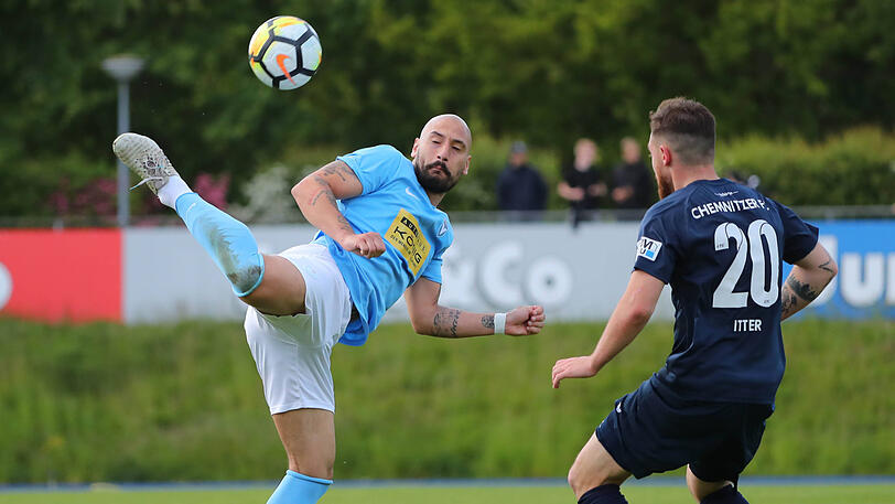 Der Vertrag bei den Löwen wurde nicht verlängert, nach seinem zweiten Anlauf beim TSV 1860 wechselte Gebhart (l.) zu Viktoria Berlin.
