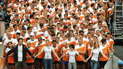 Gleich geht's los: Vor dem Start müssen sich die Teilnehmer des Münchner Stadtlaufs am Sonntag noch kurz gedulden.