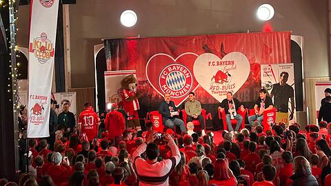 Jamal Musiala beim Fanklub-Besuch in Simbach.